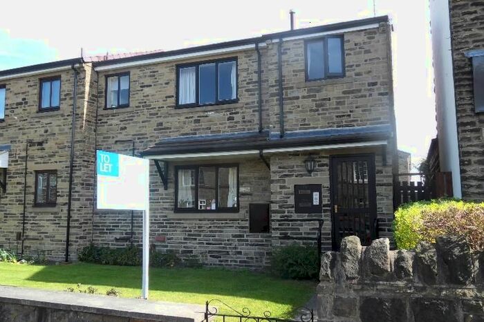 2 Bedroom Flat To Rent In Town Street, Horsforth, Leeds, West Yorkshire, Uk, LS18