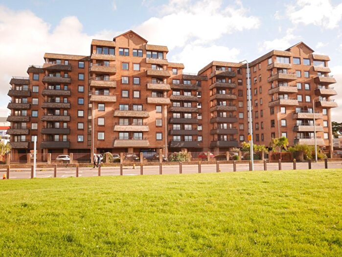 2 Bedroom Flat To Rent In Carlton Mansions South, Beach Road, Weston-Super-Mare, BS23