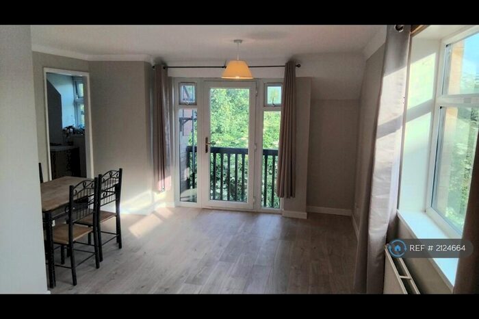 1 Bedroom Flat To Rent In Northumberland Court, Banbury, OX16