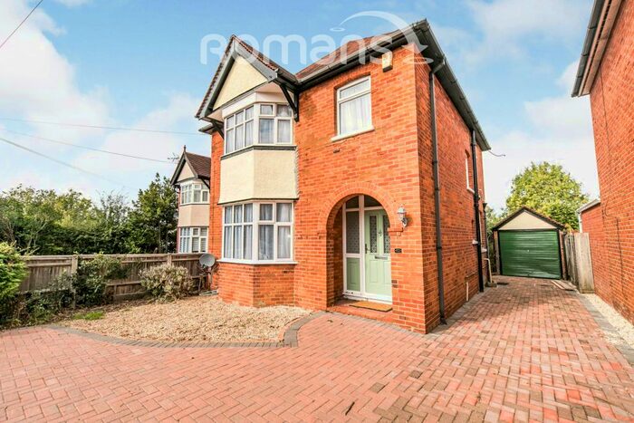 3 Bedroom Detached House To Rent In Cressingham Road, Reading, RG2