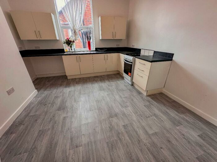 1 Bedroom Flat To Rent In Graingers Lane, Cradley Heath, B64
