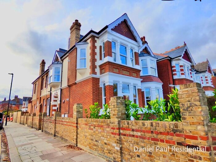 2 Bedroom Flat To Rent In Creffield Road, London, W3