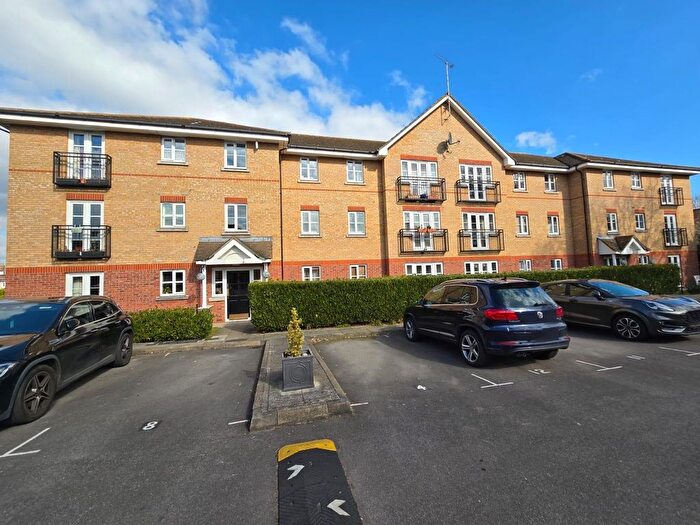 2 Bedroom Flat To Rent In Spencer House, Ensign Close, Leigh On Sea, Essex, SS9