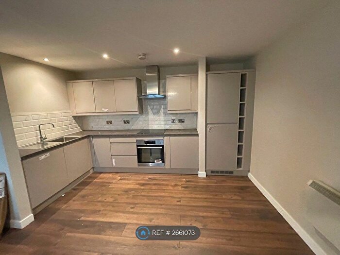 2 Bedroom Flat To Rent In Ordsall Lane, Salford, M5