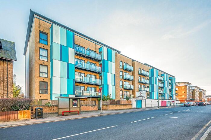 2 Bedroom Apartment For Sale In Azzura House, Homesdale Road, Bromley, BR2