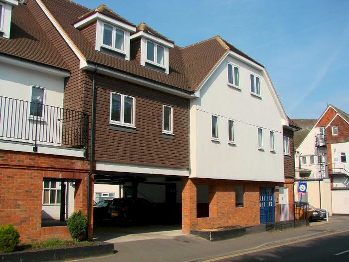 2 Bedroom Apartment To Rent In Pyrford Road, West Byfleet, Surrey, KT14