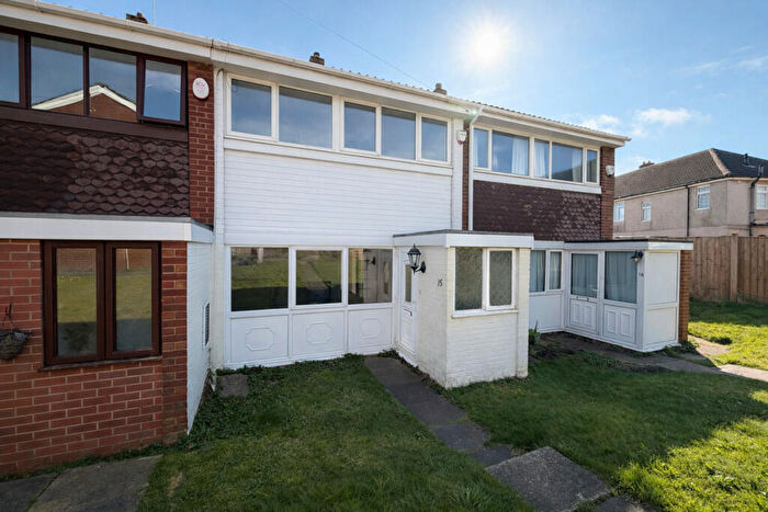 3 Bedroom Terraced House To Rent In The Rise, Newhall, DE11