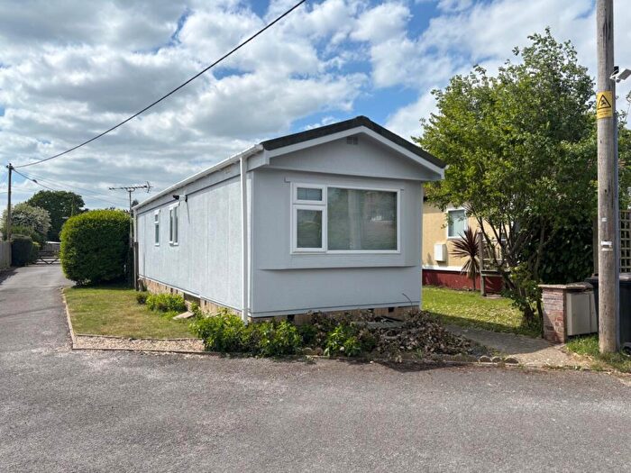 1 Bedroom Caravan To Rent In Northampton Lane, Blackfield, Southampton, Hampshire, SO45
