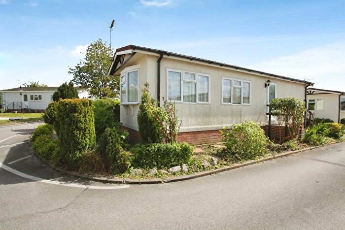 2 Bedroom Park Home For Sale In Hill Top Park, Princethorpe, Rugby, CV23