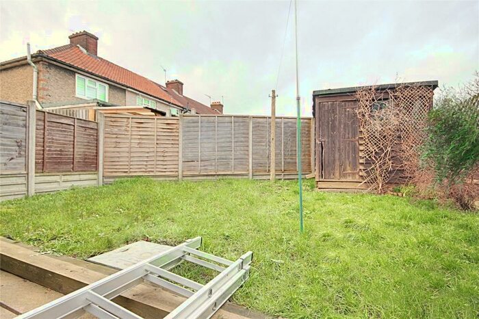 3 Bedroom Terraced House To Rent In Croft Road, Enfield, EN3