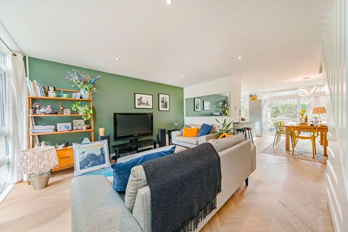 3 Bedroom Terraced House For Sale In Castle Green, Weybridge, KT13