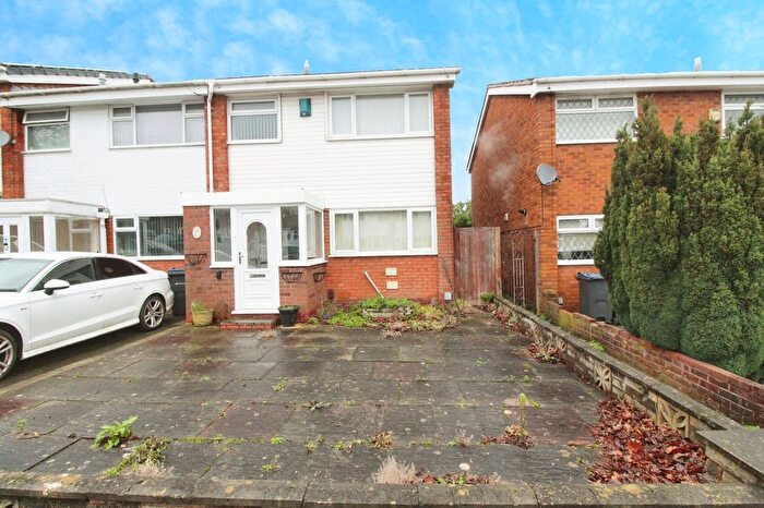 3 Bedroom End Terrace House For Sale In Glendale Drive, Birmingham, B33