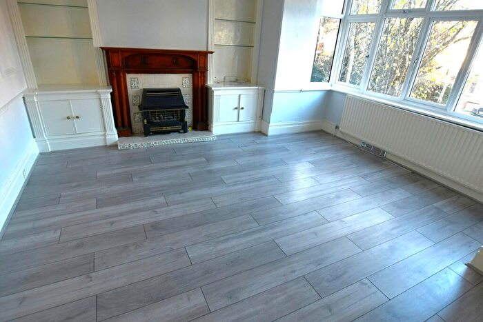 5 Bedroom Semi Detached House To Rent In Dale Road, Purley, CR8