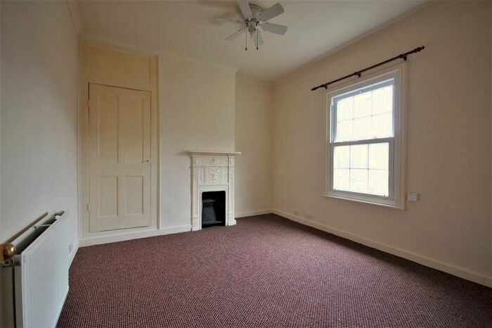 2 Bedroom Flat To Rent In Post Office Lane, Wantage, Oxfordshire, OX12