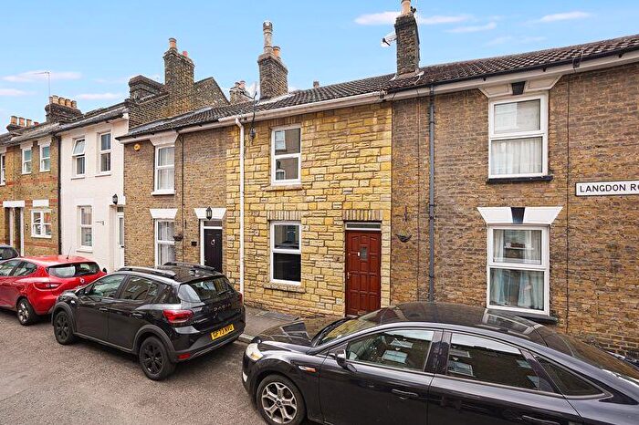 2 Bedroom Detached House To Rent In Langdon Road, Rochester, ME1