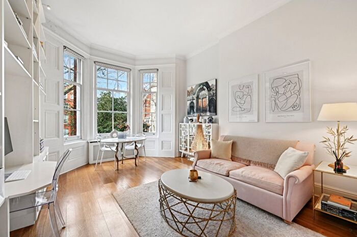 1 Bedroom Flat For Sale In Evelyn Gardens, London, SW7