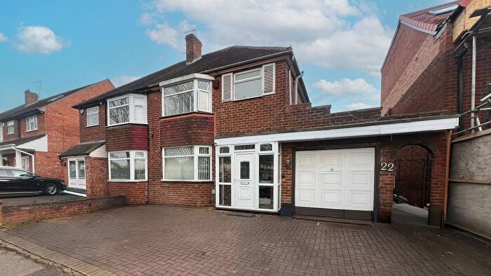 3 Bedroom Semi Detached House For Sale In Bell Lane - Semi-Detached Family Home, Walsall, WS5