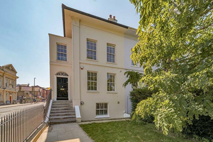 4 Bedroom Property To Rent In Heathfield Terrace, Chiswick, W4