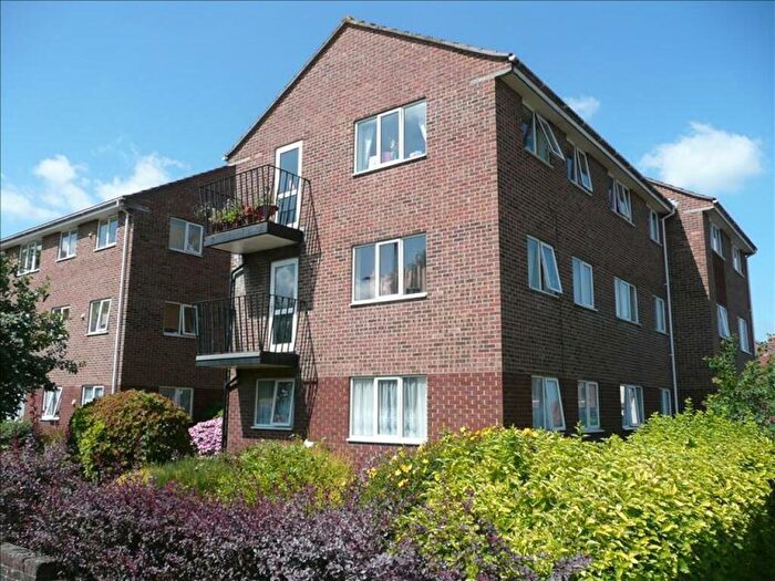 2 Bedroom Flat To Rent In London Road, Waterlooville, Hampshire, PO7