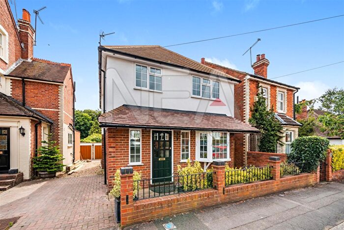 4 Bedroom Detached House To Rent In Blenheim Road, Caversham, Reading, RG4