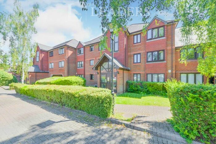 2 Bedroom Flat To Rent In Granville Road, St.Albans, AL1