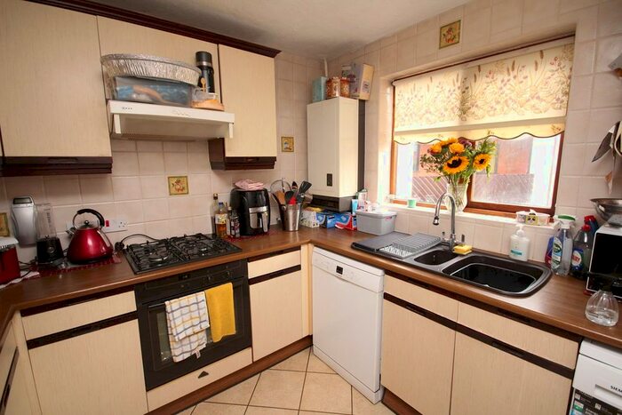 2 Bedroom Flat For Sale In Park Court, Letchworth Garden City, SG6