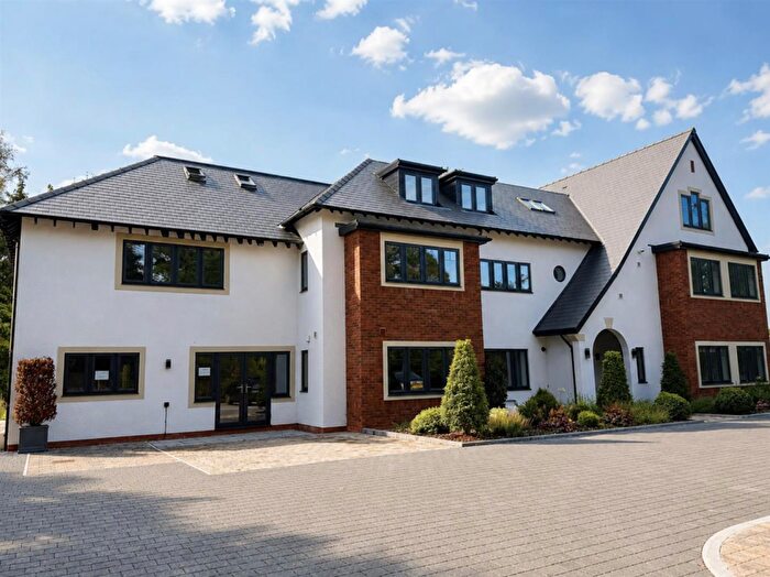 2 Bedroom Apartment For Sale In Quarry Road East, Heswall, CH60