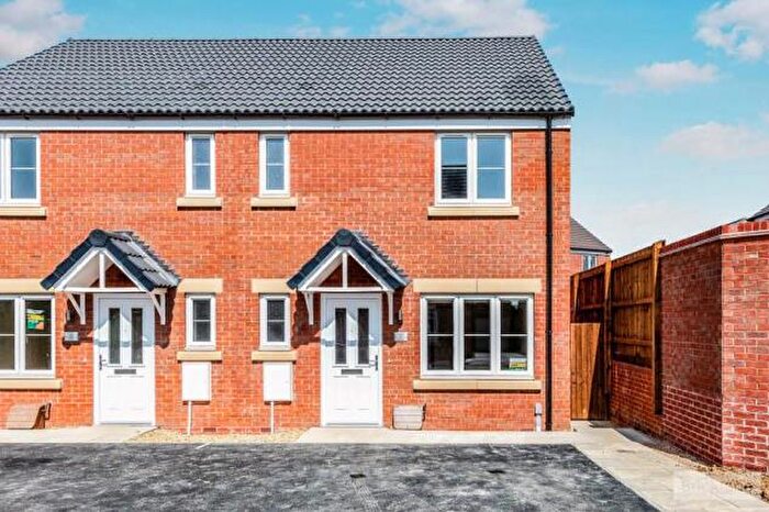 3 Bedroom House To Rent In Brotherton Close, Weldon, NN17