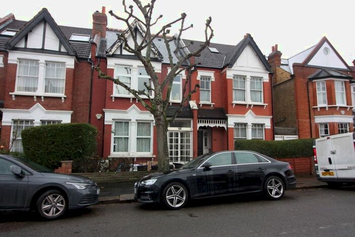 1 Bedroom Flat To Rent In Pretoria Road, Furzedown, Streatham SW16
