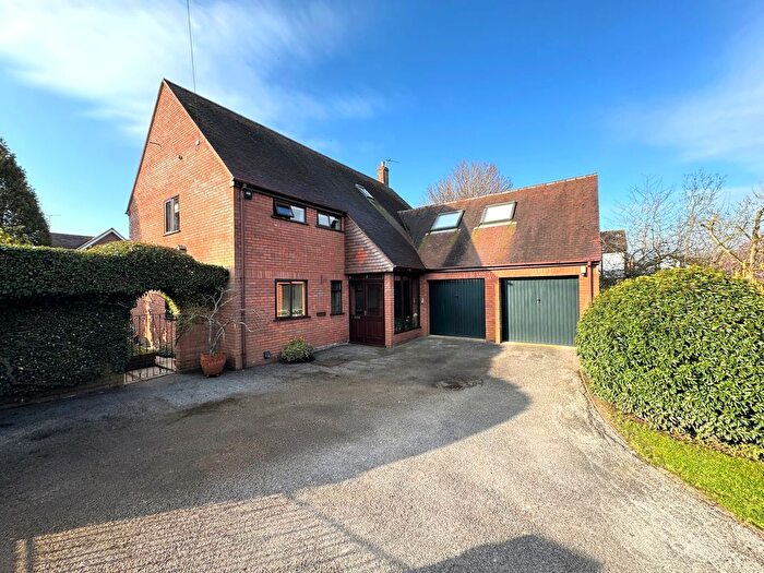 5 Bedroom Detached House For Sale In Brookfield Road, Churchdown, GL3