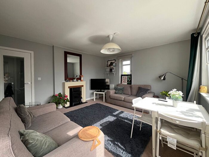 2 Bedroom Flat To Rent In Falcon Court, Morningside, Edinburgh, EH10