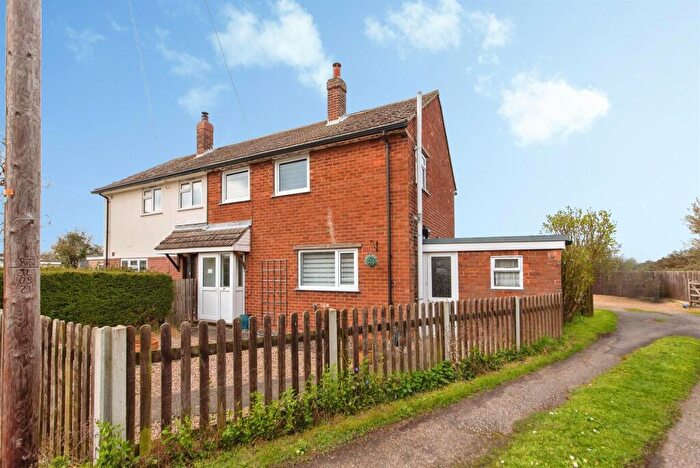 3 Bedroom Semi Detached House For Sale In Newfield Drive, North Kyme, Lincoln, LN4
