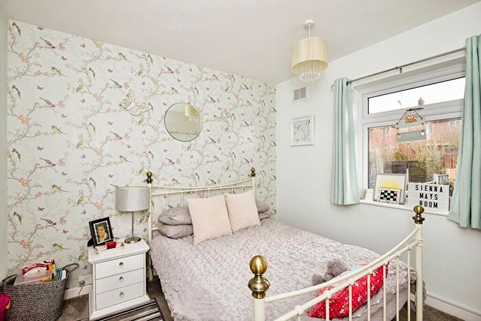 2 Bedroom Semi-Detached House For Sale In Leeward Road, Rochester, Kent, ME1