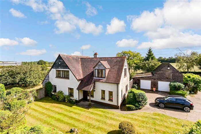 4 Bedroom Detached House For Sale In Spade Lane, Hartlip, Sittingbourne, Kent, ME9