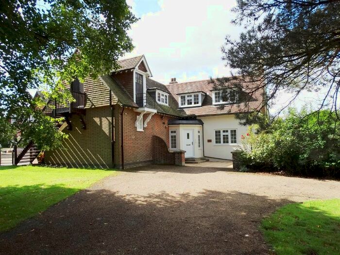 3 Bedroom Property To Rent In Park Road, Marden, Tonbridge, TN12