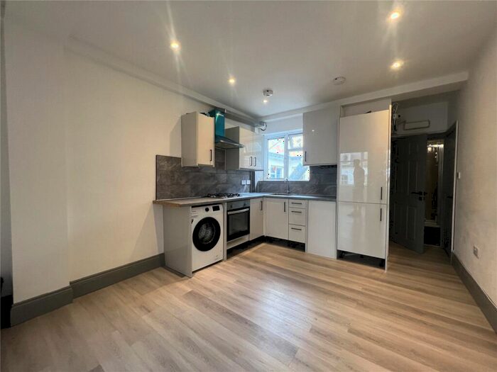 1 Bedroom Apartment To Rent In Commercial Road, Swindon, Wiltshire, SN1