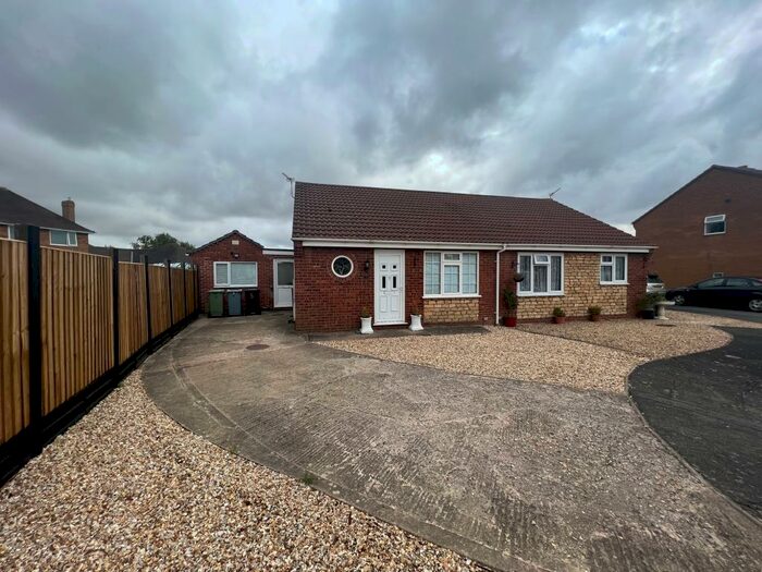 3 Bedroom Bungalow To Rent In Pasture Close, Colsterworth, Grantham, NG33