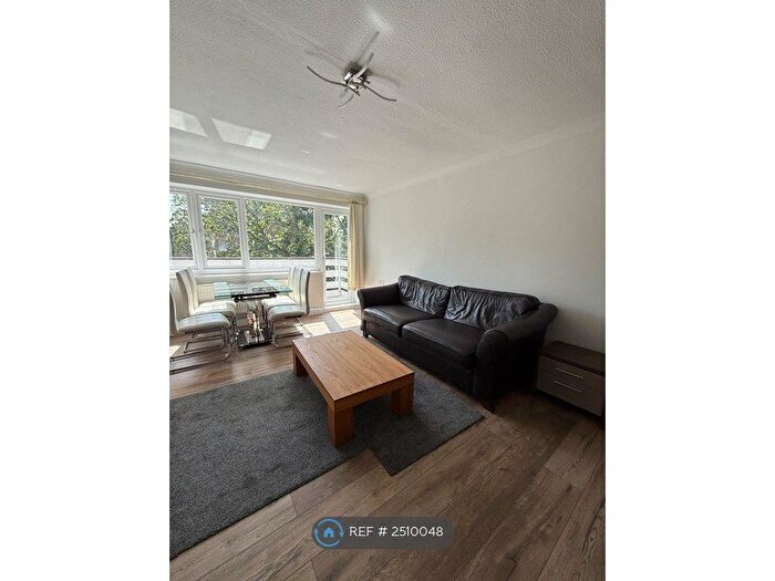 2 Bedroom Flat To Rent In Grove Road, Bournemouth, BH1