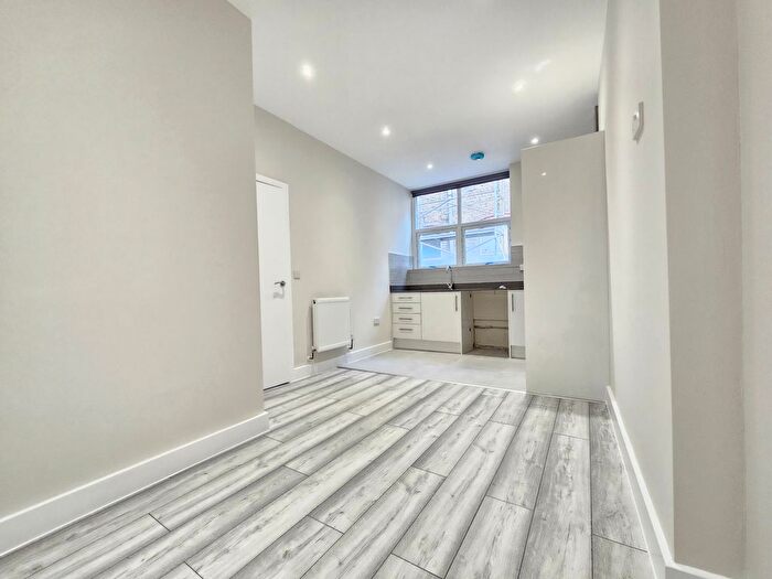 2 Bedroom Flat To Rent In Sydenham Road, London, SE26