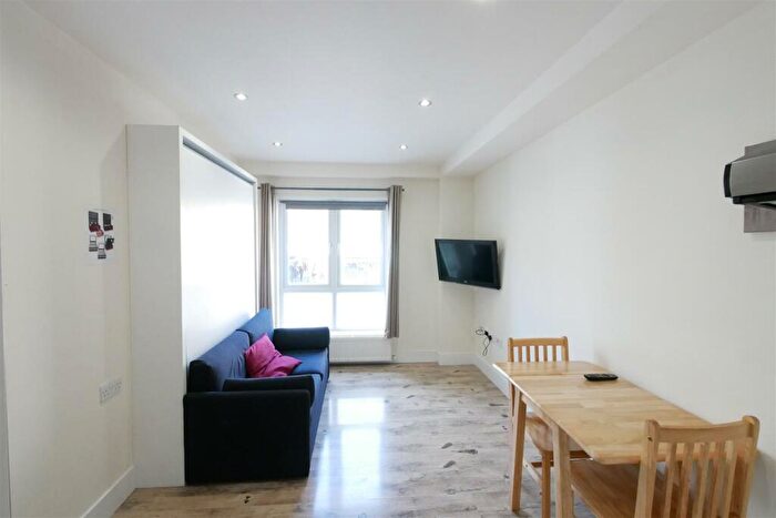 1 Bedroom Apartment To Rent In Fonthill Road, Finsbury Park, N4