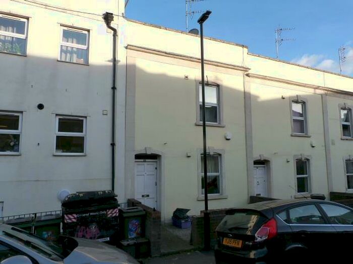 1 Bedroom Flat To Rent In Magdalene Place St Werburghs, Bristol, BS2