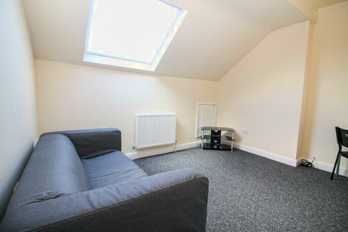 1 Bedroom Apartment To Rent In Wesley Road, Armley, Leeds, LS12
