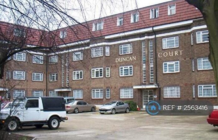 2 Bedroom Flat To Rent In Duncan Court, London, N21