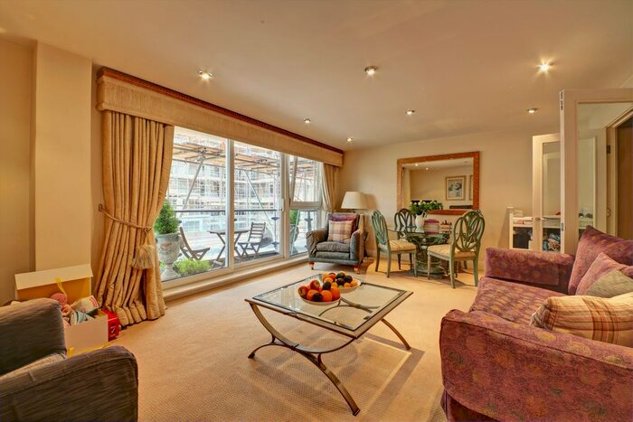 2 Bedroom Flat To Rent In Smugglers Way, London, SW18