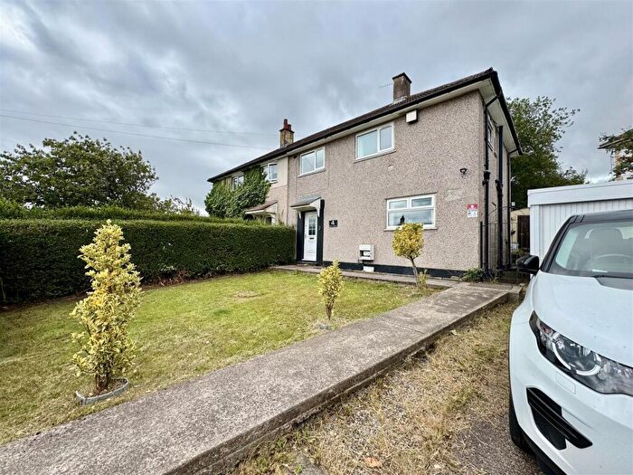 3 Bedroom Semi-Detached House For Sale In De Lacy Avenue, Almondbury, Huddersfield, HD5
