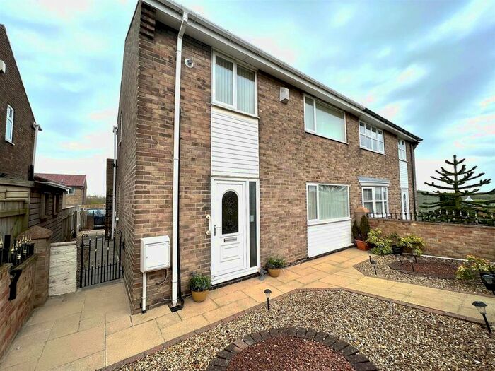3 Bedroom Semi-Detached House For Sale In Hillcrest Place, Hesleden, Hartlepool, TS27