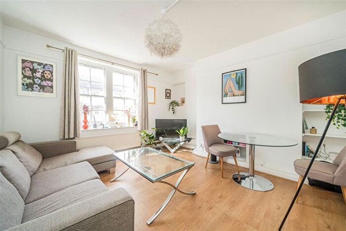 2 Bedroom Flat For Sale In Peabody Estate, Fulham, W6