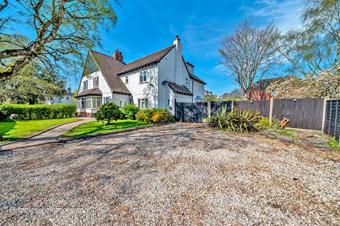 6 Bedroom Property For Sale In Victoria Avenue, Bloxwich, Walsall, WS3