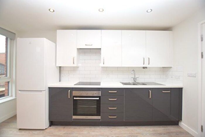 2 Bedroom Flat To Rent In Dun Lane, Sheffield, S3