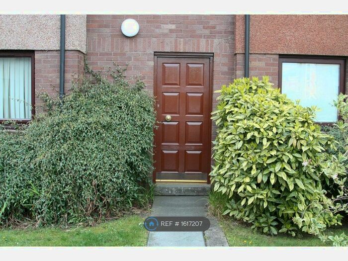 2 Bedroom Flat To Rent In West Winnelstrae, Edinburgh, EH5